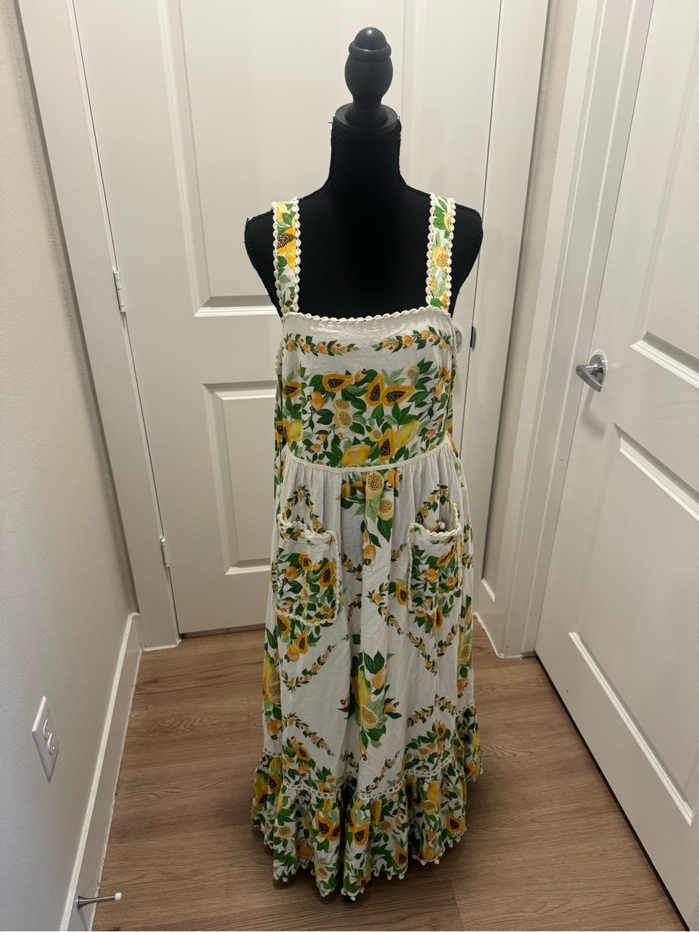 FARM Rio White Maxi Dress with Yellow Lemon & Green Leaf Print - Picture 2 of 11